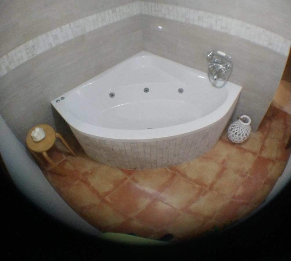 Escapadas Romanticas En Granada Jacuzzi Exterior photo